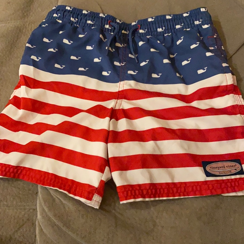 Vineyard Vines boys size 7 bathing suit. Great condition.